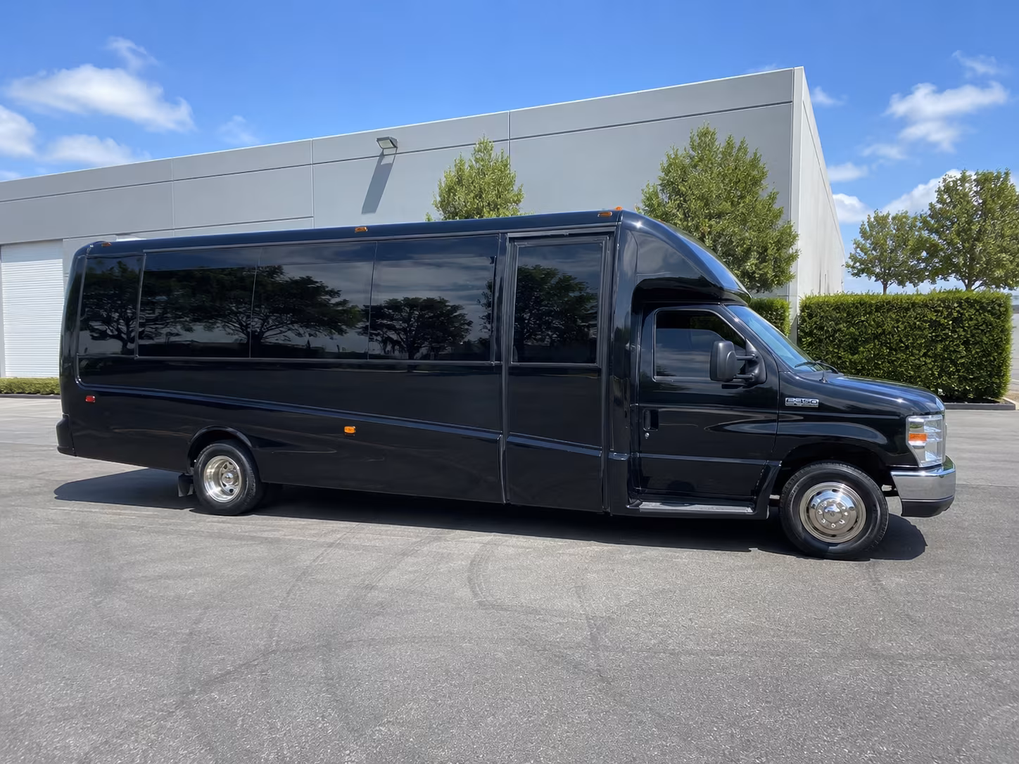 Alexandria Winery Tour & Pub Crawl Transportation