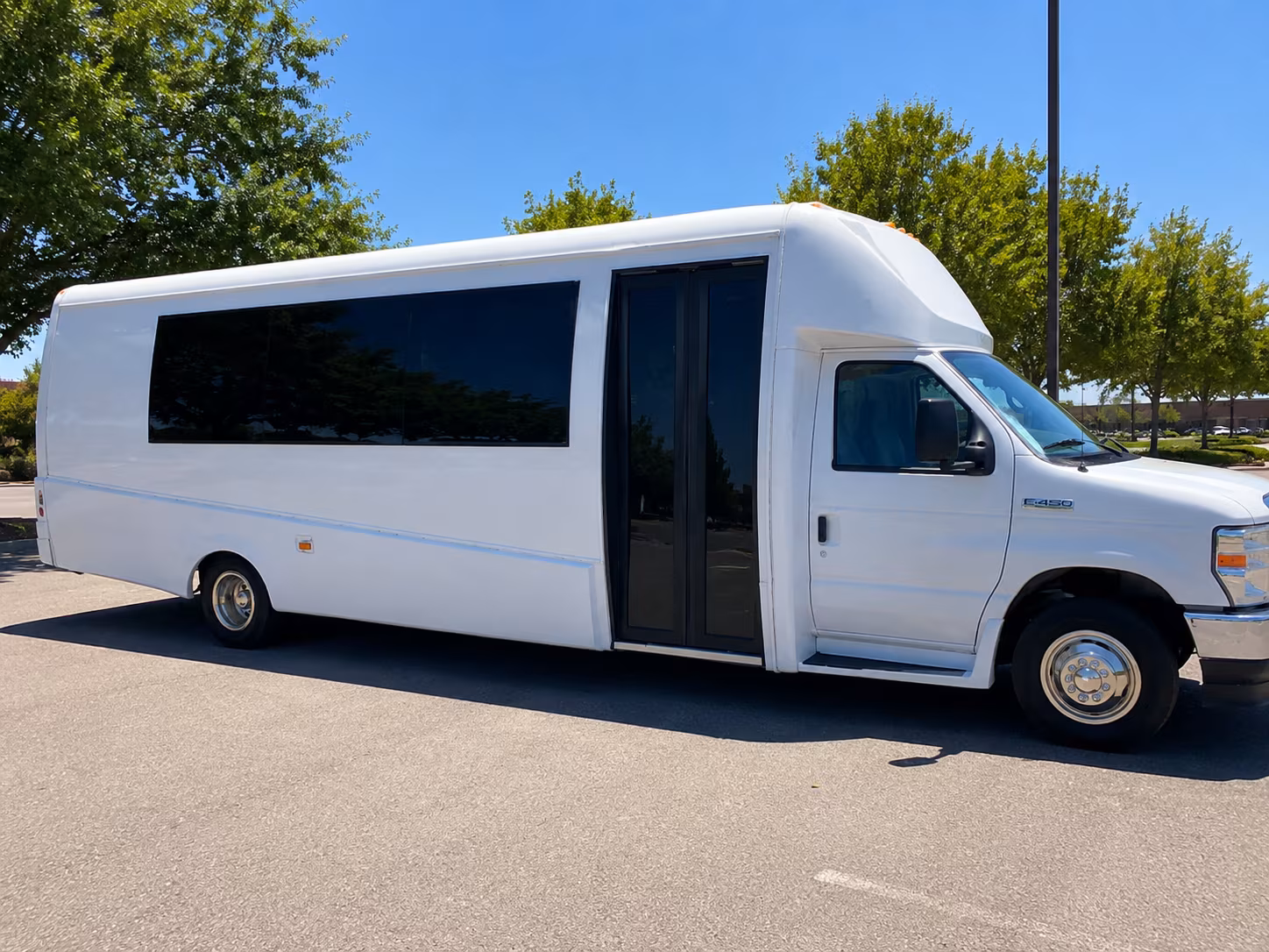 Hampton Winery Tour & Pub Crawl Transportation party bus exterior