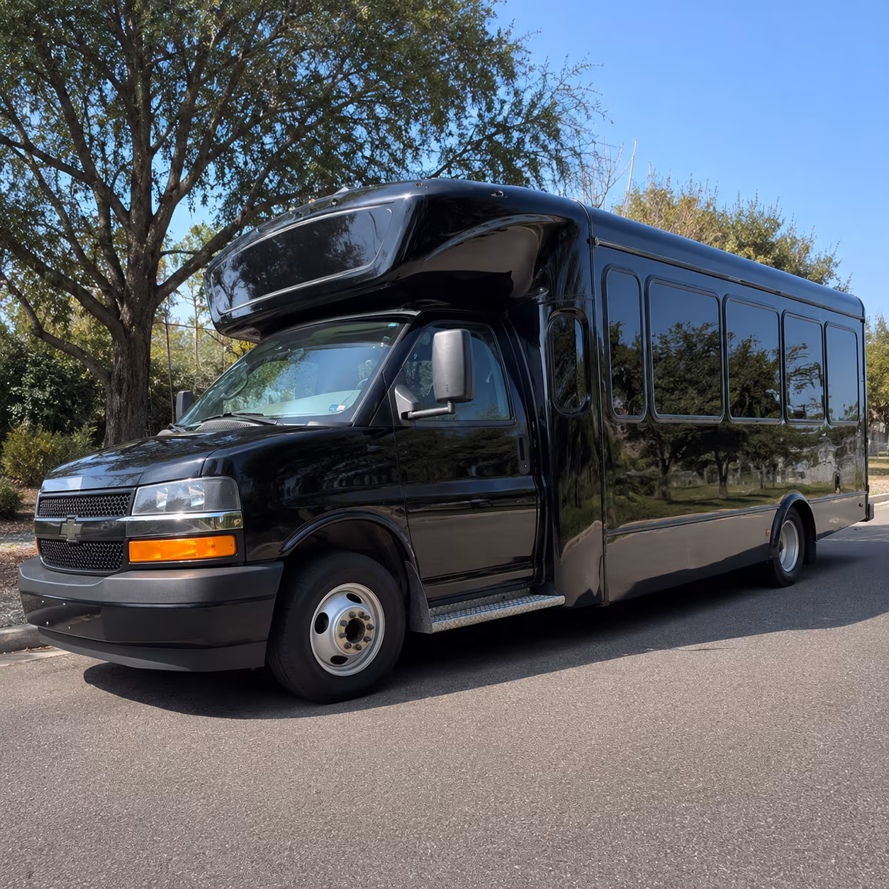 Hampton Winery Tour & Pub Crawl Transportation party bus interior